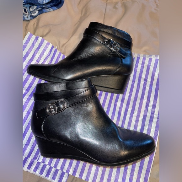 Giani Bernini Shoes - Giani Bernini black wedge booties size 9
